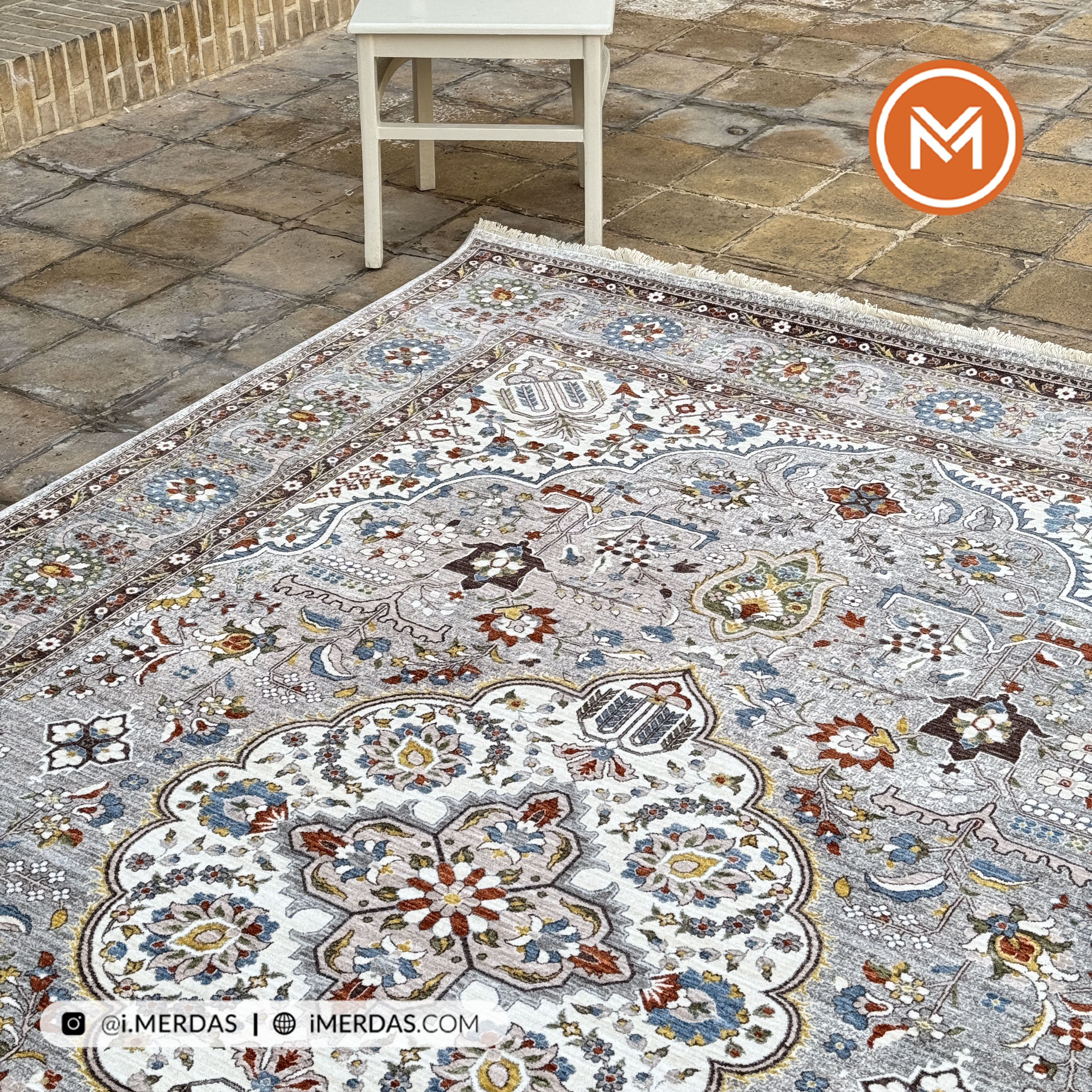 فرش وینتیج کد 76012 زمینه نقره ای بژ